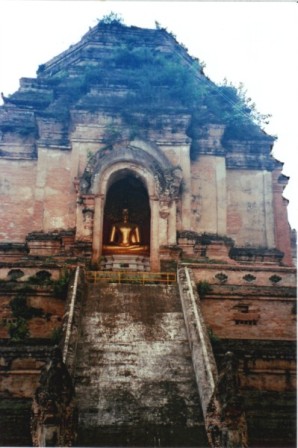 Wat Chedi Luang Buddha Wat Chedi Luang Buddha