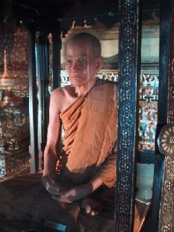 Wat Chedi Luang Statue Wat Chedi Luang Statue