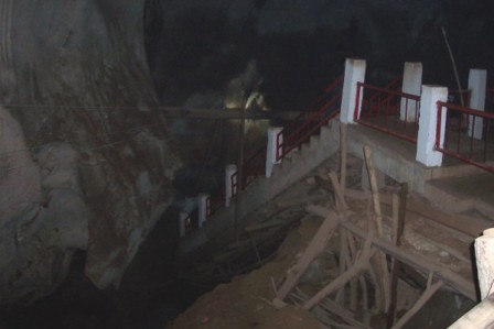 Muang On Cave - Descent Muang On Cave - Descent