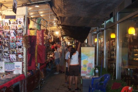 Night Bazaar shoppers